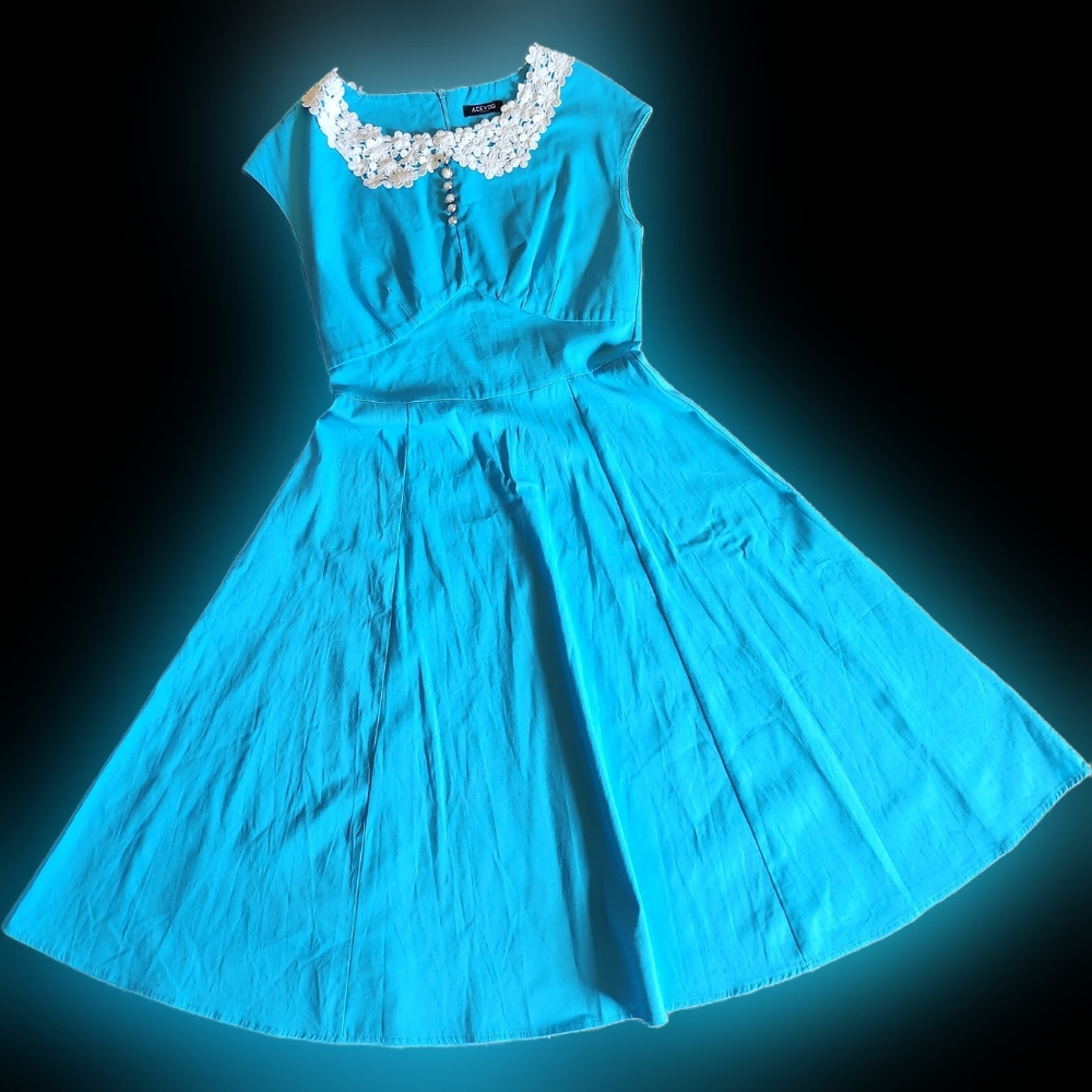 Princess style Dress Embellished Acevog size Small Lace & Pearls Never Worn